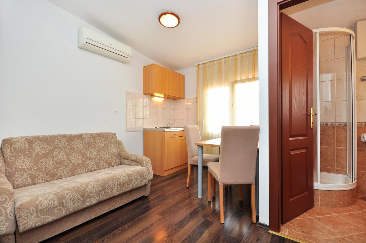 Apartment House Jerko Kastela Exterior photo