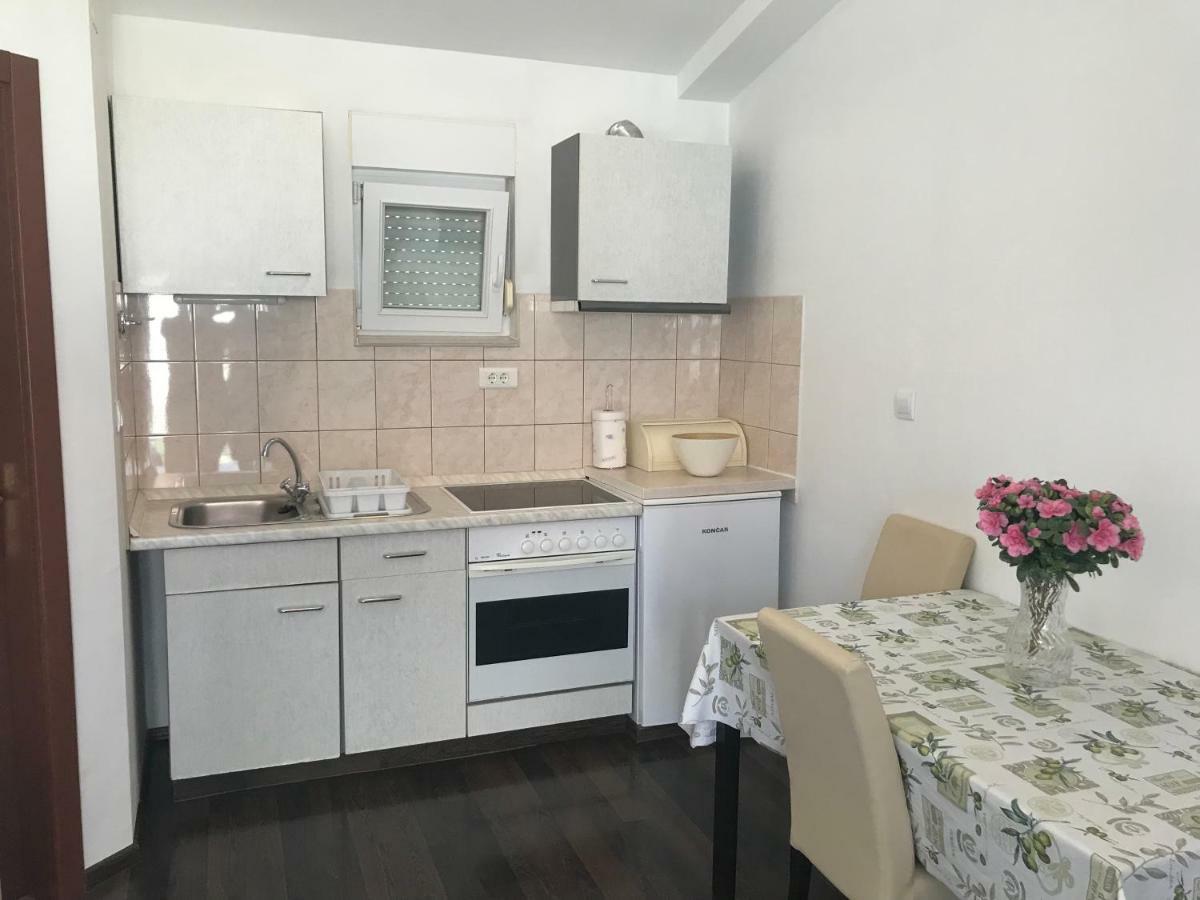 Apartment House Jerko Kastela Exterior photo
